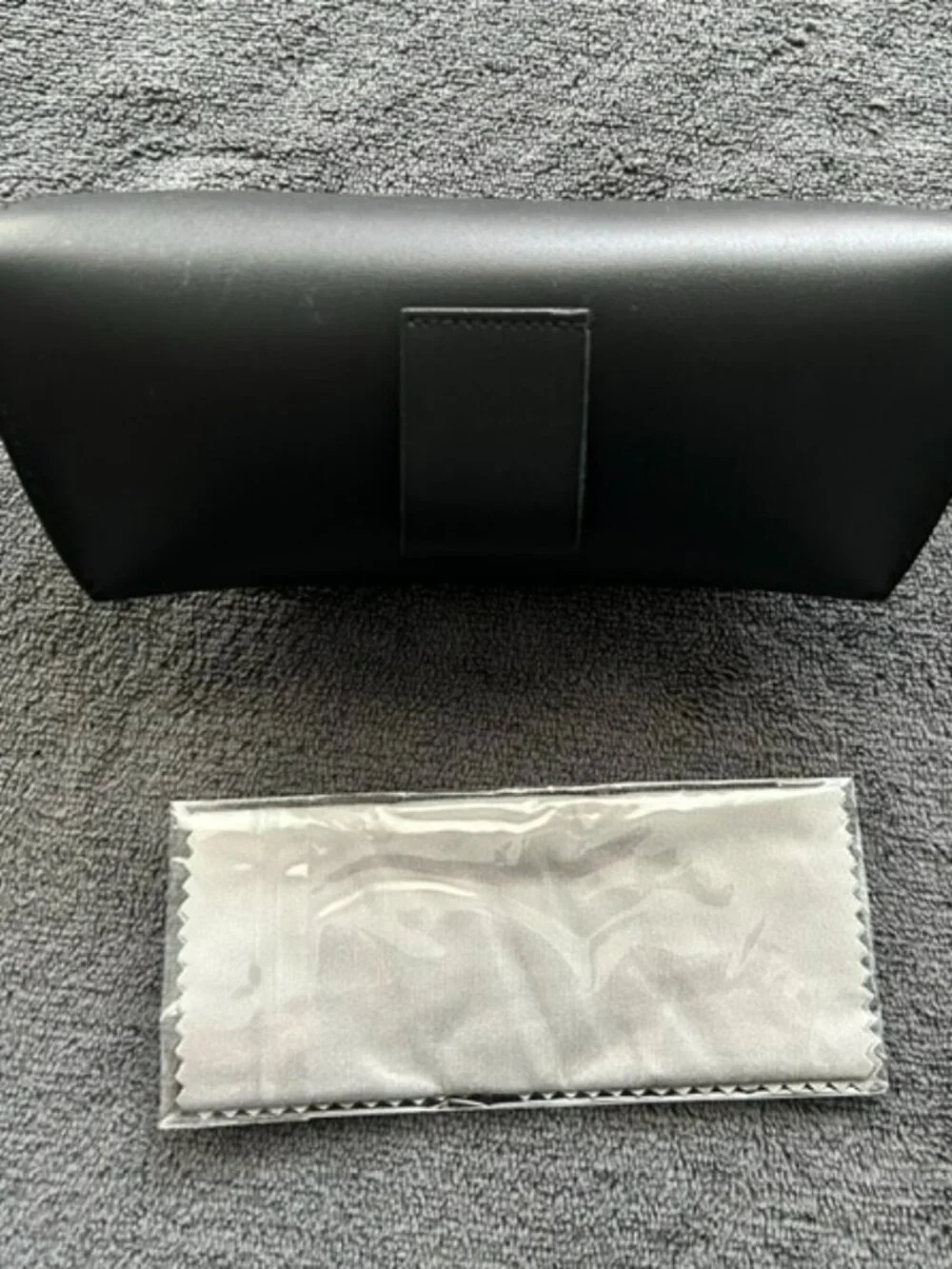 Ray-Ban Black Soft Leather Sunglasses Case with Cleaning Cloth